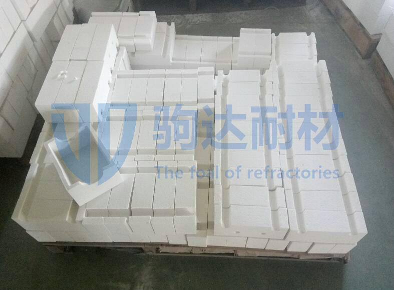 輕質剛玉莫來石磚