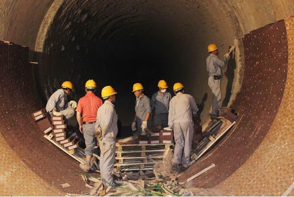 ���D�G�ͻ�u