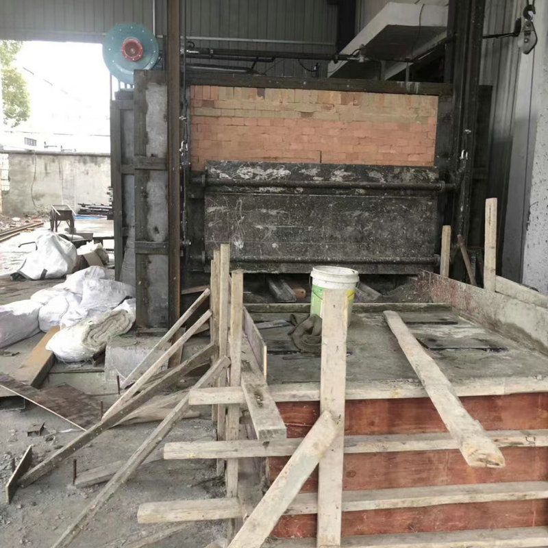 不定型耐火材料